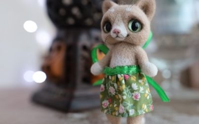 Маленькая кошечка Пуся из шерсти